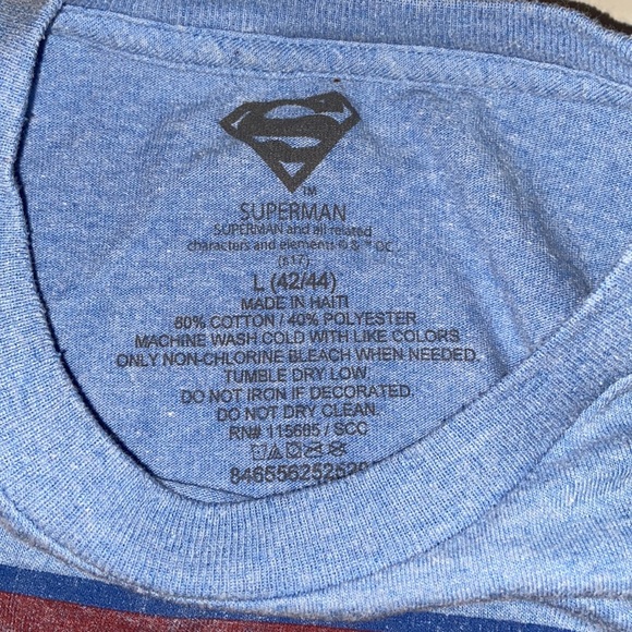 DC Comics Superman Distressed Graphic Large Short Sleeve Tee Shirt - Picture 3 of 6